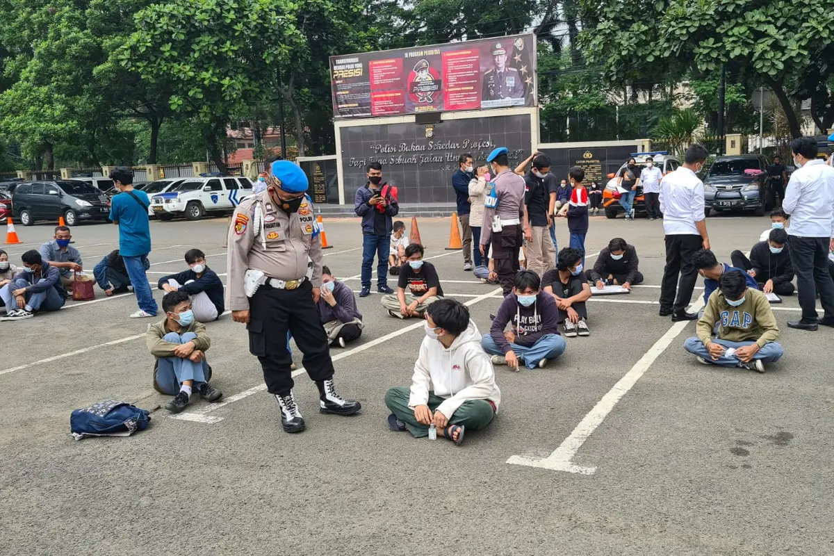 Puluhan pelajar diamankan saat hendak tawuran usai sekolah tatap muka