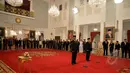 Suasana pelantikan Ardan Adiperdana (kiri) sebagai Kepala BPKP dan Satrio Sumantri Brodjonegoro (kanan) sebagai Anggota Konsil Kedokteran Indonesia masa jabatan 2014-2019, di Istana Negara, Jumat (13/3/2015). (Liputan6.com/Faizal Fanani)