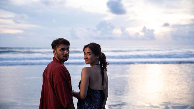 Bintangi Film A Perfect Fit, 6 Potret Nadya Arina dan Refal Hady - Vimarsana News