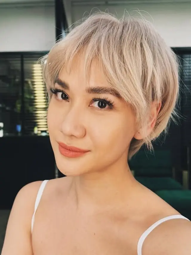 Publik Figur Tampil dengan Potongan Rambut Baru di Awal 2025.