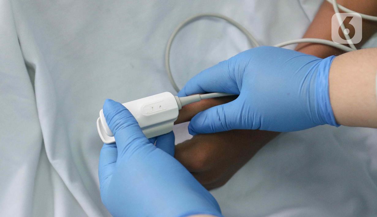 Gerebek PSN 3M plus meliputi menguras, menutup, mendaur ulang plus kegiatan lain yang mencegah perkembangbiakan dan gigitan nyamuk aedes aegypti. (Liputan6.com/Herman Zakharia)