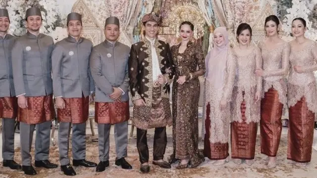 Penampilan Istri Vincent Rompies saat Hadir di Pernikahan Enzy Storia, credit (@hestipurwadinata)