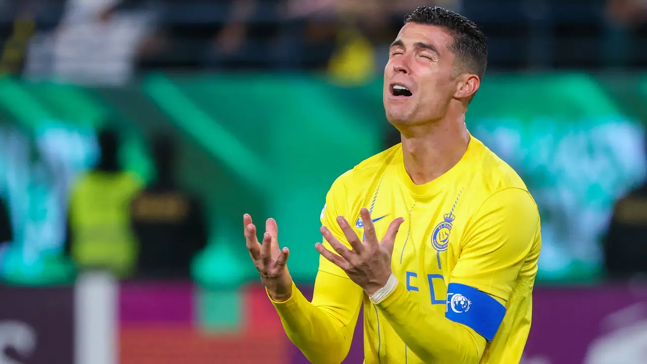 Foto: Penampakan Hernan Crespo dan Raut Kecewa Cristiano Ronaldo di Liga Champions Asia