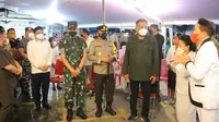 Malam Tahun Baru Diguyur Hujan, Gubernur Sulut dan Kapolda Tetap Blusukan