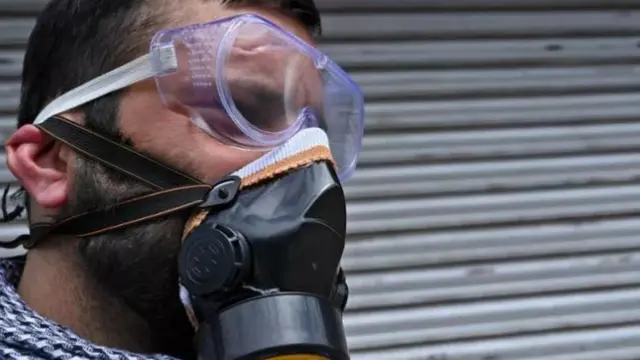 8 Masker Absurd Warga Biar Terlindungi dari Corona