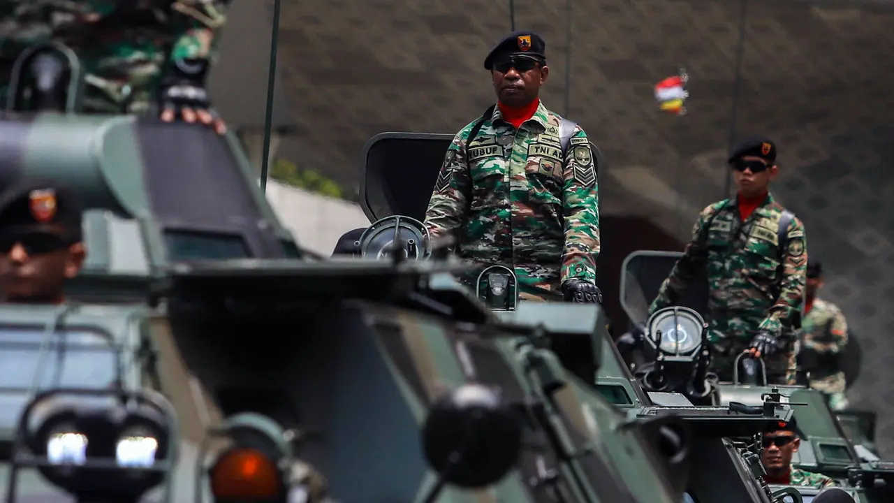 Parade HUT TNI