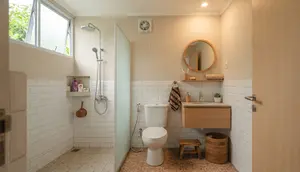 6 Inspirasi Desain Kamar Mandi Kecil agar Tidak Lembap dan Dinding Tidak Mudah Berlumut