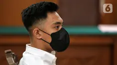 Terdakwa kasus penganiayaan terhadap Cristalino David Ozora, Mario Dandy Satriyo menjalani sidang vonis di Pengadilan Negeri Jakarta Selatan, Jakarta, Kamis (7/9/2023). Majelis hakim menjatuhkan vonis hukuman 12 tahun penjara terhadap Mario Dandy. (Liputan6.com/Johan Tallo)