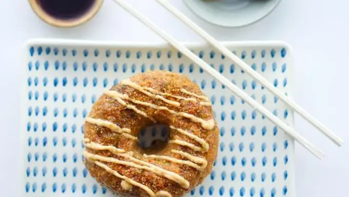 Terbaru, Kini Sushi Punya Bentuk Seperti Donat!