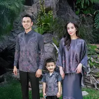 Mulai dari Syahnaz Sadiqah hingga Nagita Slavina, berikut gaya keluarga artis pakai baju modest untuk Ramadan. [@raffinagita1717].