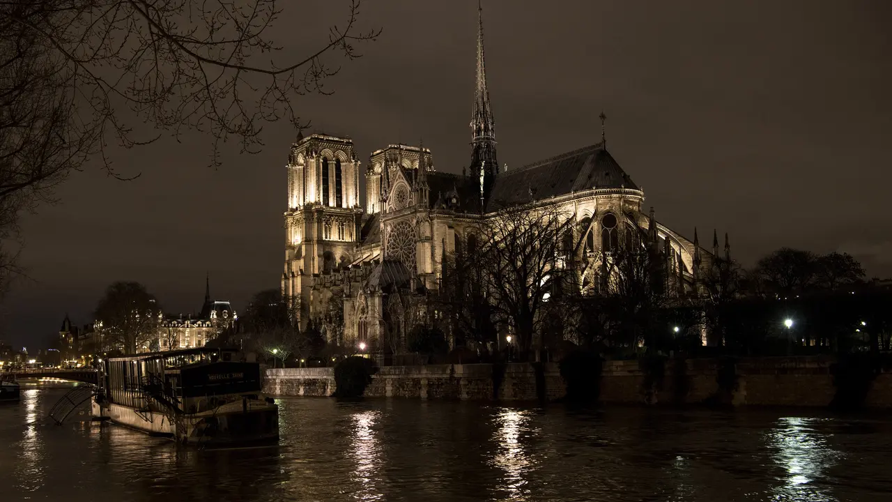 Kota Paris dilanda banjir