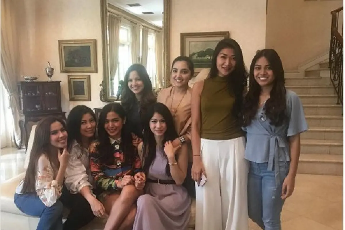 [Bintang] Ashanty dan Aurel bersama Girls Squad