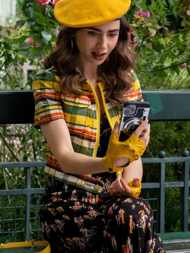 Emily in Paris (Netflix)