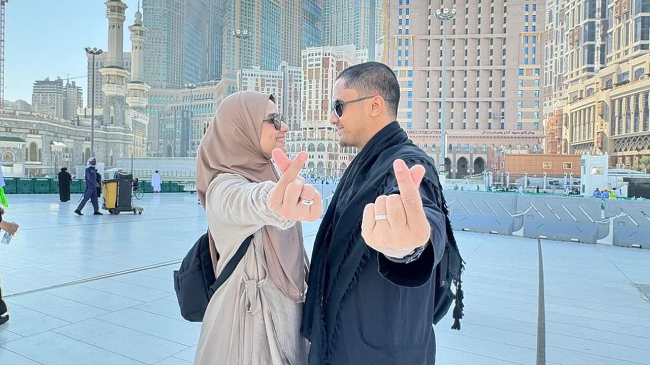 Momen Hengky Kurniawan dan Istri Hadiri Kondangan Warga Pakai Motor Jadi Sorotan