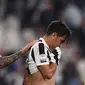 Striker Juventus Paulo Dybala gagal mengeksekusi penalti dalam pertandingan melawan Lazio, Sabtu (14/10/2017). (AFP / MARCO BERTORELLO)