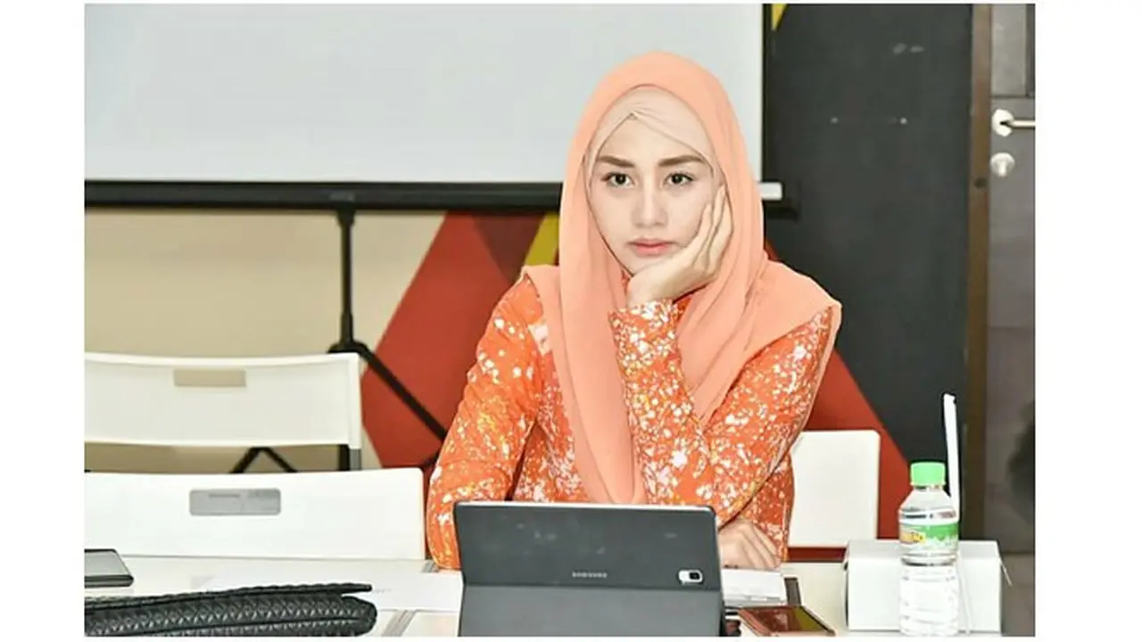 Potret Novita Hardini, Istri Bupati Trenggalek yang Memesona
