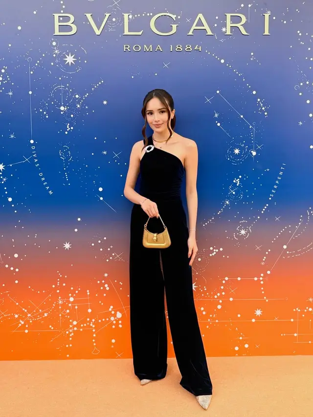 Beby Tsabina saat BVLGARI Year End Party. [@bebytsabina]