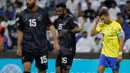 <p>Ekspresi kecewa pemain Al Nassr, Cristiano Ronaldo (kanan), saat melawan Al Shabab dalam pertandingan pertama Grup C Arab Club Champions Cup 2023 di Stadion King Fahd, Taif, Sabtu (29/7/2023) dini hari WIB. (AFP)</p>