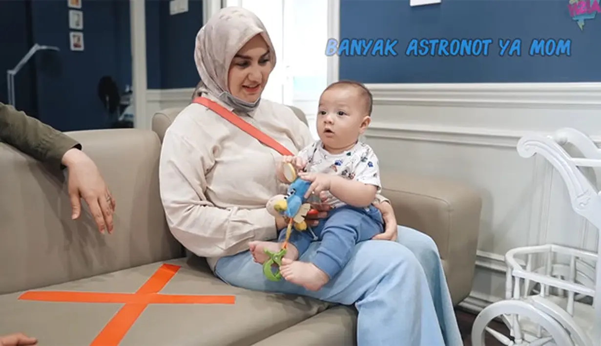 Baby Air Anak Ammar Zoni dan Irish Bella (Youtube/Aish TV)