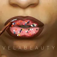 Bibir menyerupai donat. (via: Instagram/velabeauty)
