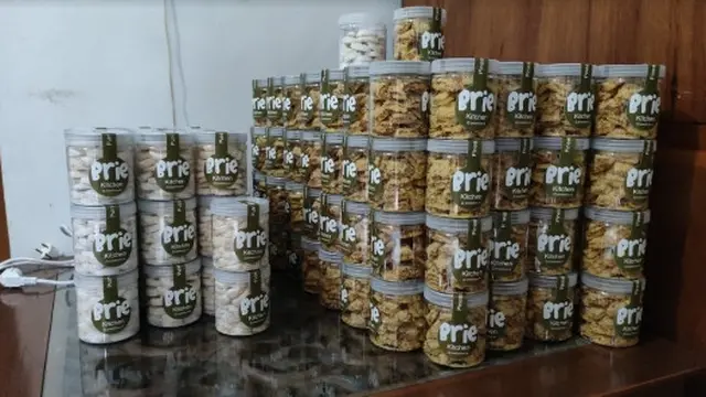 Kue Lebaran Karya Penyandang Disabilitas. Foto: Bentoel Group.
