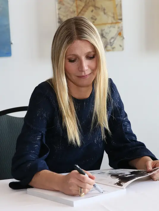 Gwyneth mengajukan gugatan cerai dari Chris pada 2014, tapi anehnya pentolan Coldplay tidak pernah mengajukan tanggapan. (AFP/Bintang.com)