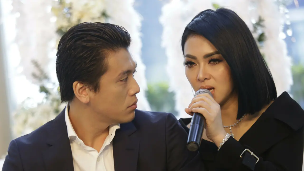 Reino Barack dan Syahrini (Kapanlagi.com/ Agus Apriyanto)