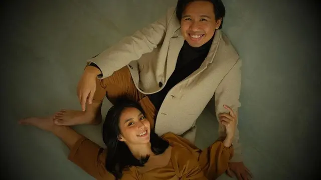 7 Potret Mesra Joshua Suherman dan Clairine Clay, Keluarkan Singel Bersama