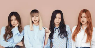 Belakangan ini beredar kabar jika lightstick resmi milik BLACKPINK didesain oleh para personlenya sendiri. Hal tersebut terungkap melalui postingan foto yang ada di Instagram YG Select. (Foto: Soompi.com)