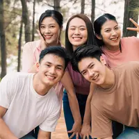 Ilustrasi piknik di taman kota. ©havucvp@gmail.com/Depositphotos.com.