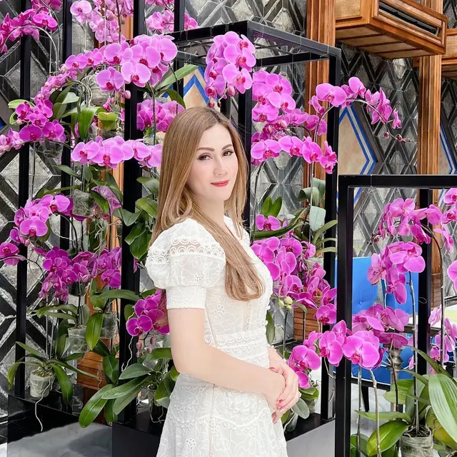 6 Potret Citra Kristinna Ibu Laura Moane, Calon Besan Maia Estianty