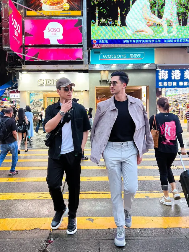 7 Momen Verrell Bramasta Liburan Ke Hong Kong, Hadiah Untuk Adik Tiri Usai Sunat