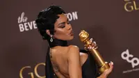 10 Inspirasi Riasan dan Gaya Rambut di Golden Globes 2026, Bibir Vampy hingga Sanggul Arsitektural