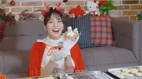 Momen Kocak Jisoo BLACKPINK Saat Hias Kue Natal yang Jadi Sorotan Penggemar (Tangkapan Layar YouTube/행복지수 103%)