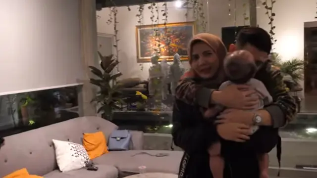 Didoakan Segera Diberi Buah Hati, Ini 6 Momen Zaskia dan Irwansyah Momong Kiano