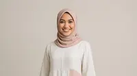 8 Pilihan Gamis Warna Putih &amp; Pastel yang Lagi Tren untuk Maulid Nabi 2025, Tampil Simpel tapi Berkelas