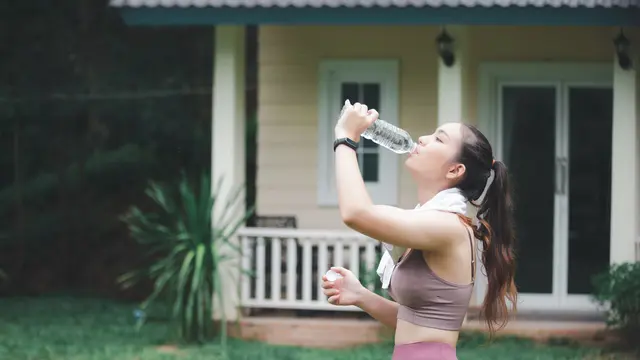 Jangan Malas Minum Air Putih adalah Kunci Kulit Glowing