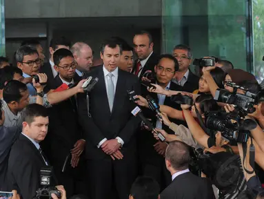 Selasa (19/8/14), Menteri Kehakiman Australia, Michael Keenan mengunjungi Gedung KPK, Jakarta. (Liputan6.com/Herman Zakharia)