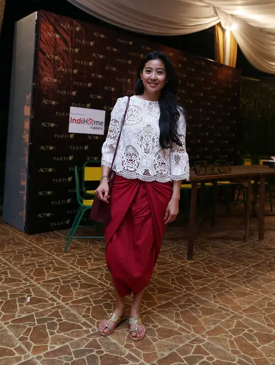 "Ini kegelisahan saya tentang yang terjadi di negara kita. Sebenarnya ini protes, cuma saya bukan demonstran," ujar Olivia Zalianty, di Grand Indonesia beberapa waktu lalu. (Nurwahyunan/Bintang.com)