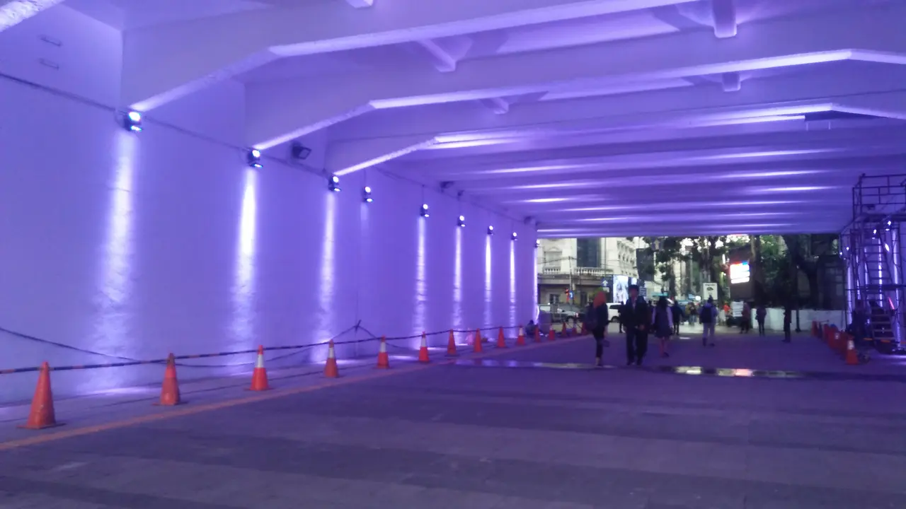 Terowongan Jalan Kendal disulap menjadi terowongan dihiasi lampu warna-warni.