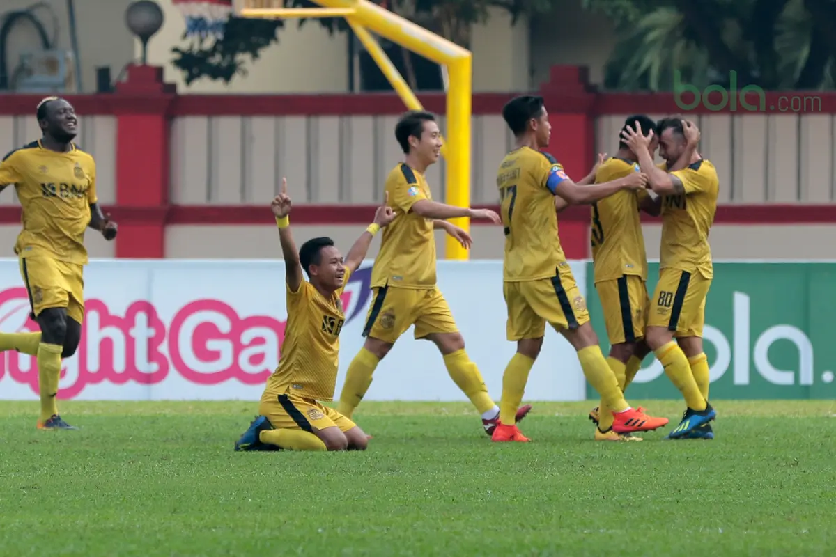 Gojek Liga 1 Indonesia, Bhayangkara FC, Persebaya Surabaya, Bola.com