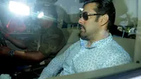 Jelang Vonis Kasus Tabrak Lari, Salman Khan Pulang ke Mumbai