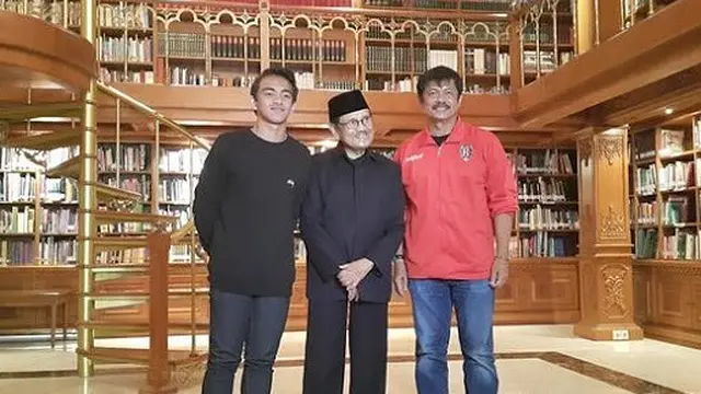 7 Potret Rafid Habibie, Cucu Keponakan B.J Habibie yang Jadi Pemain Sepak Bola