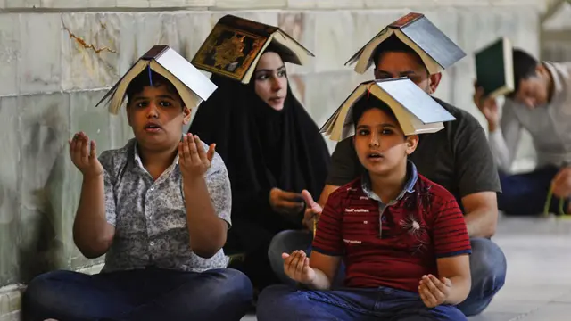 FOTO: Ritual Syiah Irak Saat Menyambut Malam Lailatul Qadar