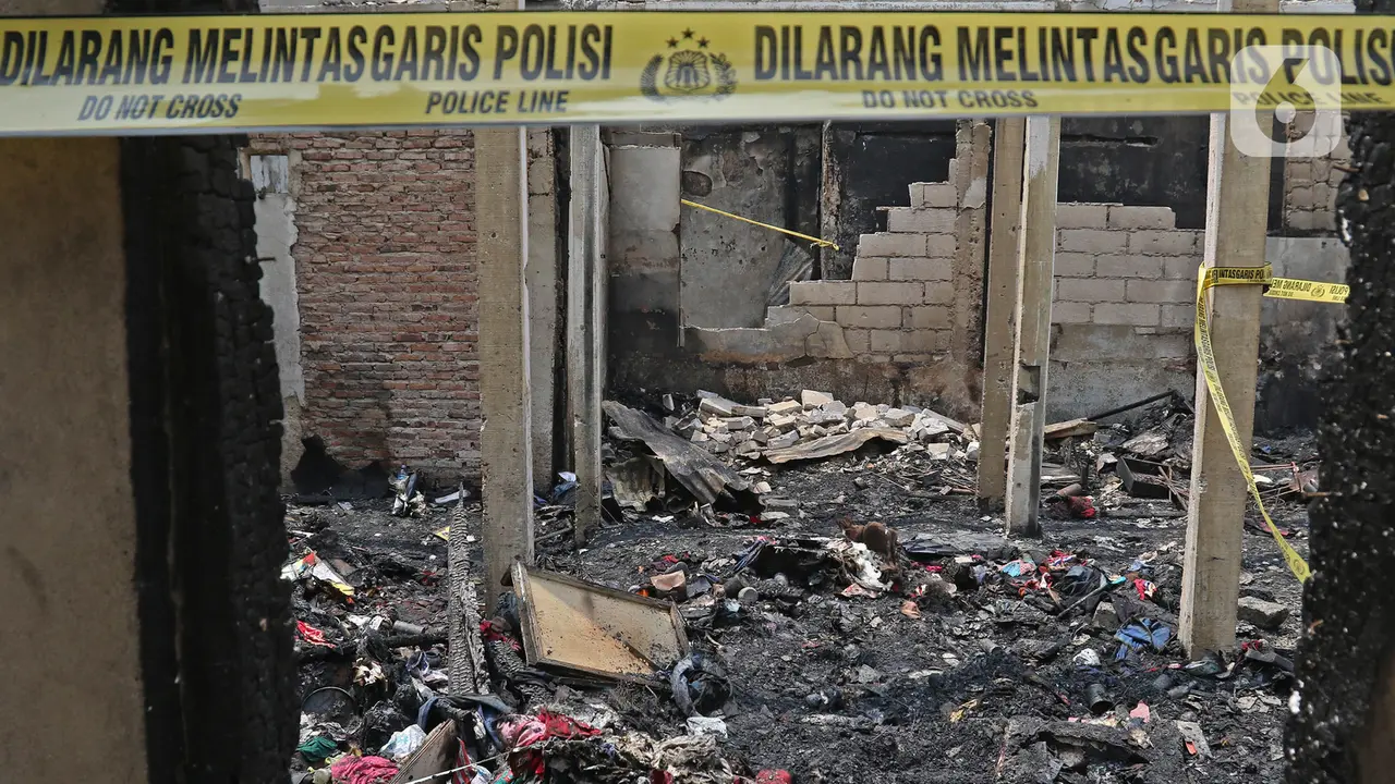 Sisa Kebakaran Permukiman Padat Taman Sari