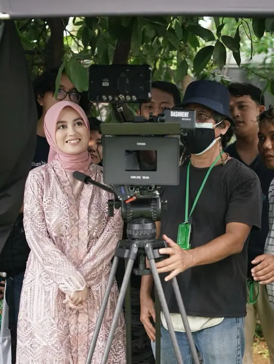 Tayang 14 September 2023, gala premiere film Jomblo Fi Sabilillah telah digelar pada 2 September 2023. Ini adalah momen keseruan Nabilah di lokasi syuting Jomblo Fi Sabilillah. Film yang dibintanginya adalah adaptasi novel, Nabilah dapat bantuan dan masukan dari penulis novel tersebut. Bahas isu pernikahan, film tersebut memuat pesan dakwah yang dibalut komedi. (Liputan6.com/IG/@nblh.ayu)
