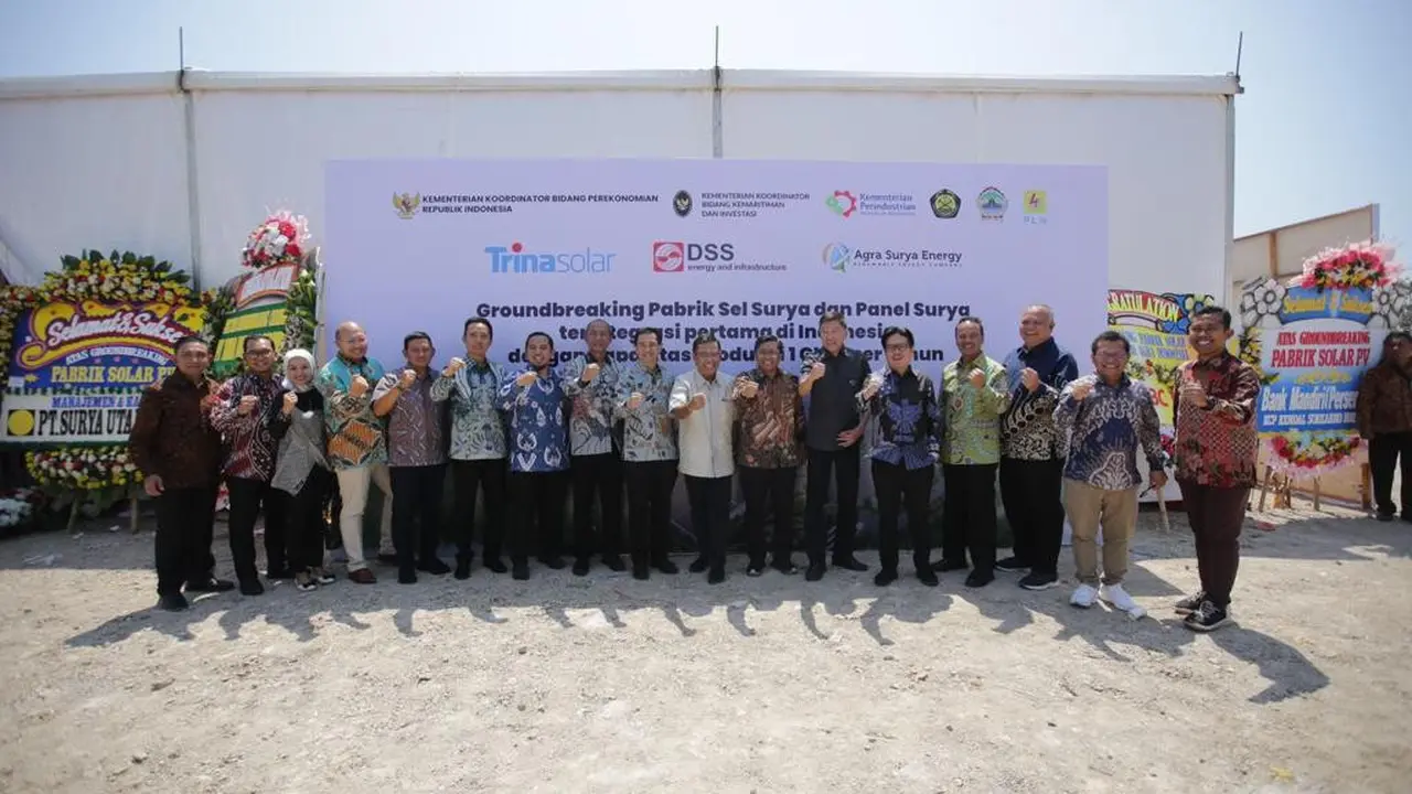 PT Dian Swastatika Sentosa Tbk (DSSA) dan PT Agra Surya Energi yang menggandeng Trina Solar untuk mengembangkan pabrik manufaktur sel surya dan modul surya terintegrasi pertama di Indonesia. (Foto: Istimewa)