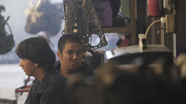 6 Potret Totalitas Ari Irham Demi Peran Tuktuk di Mencuri Raden Saleh, Banjir Pujian