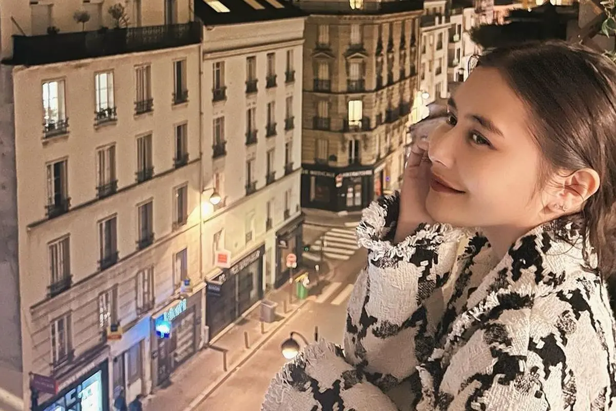 Momen Liburan Prilly Latuconsina di Paris, Tampil Classy