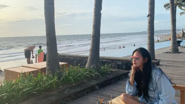 Genap Berusia 53 Tahun, Ini 7 Pesona Donna Harun yang Tetap Awet Muda